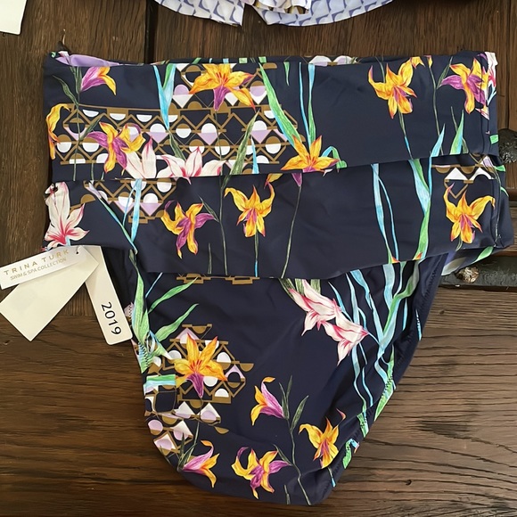 Trina Turk NWT two piece Floral off the shoulder Swim. Top SZ 14 bottom SZ 12 - Picture 2 of 8